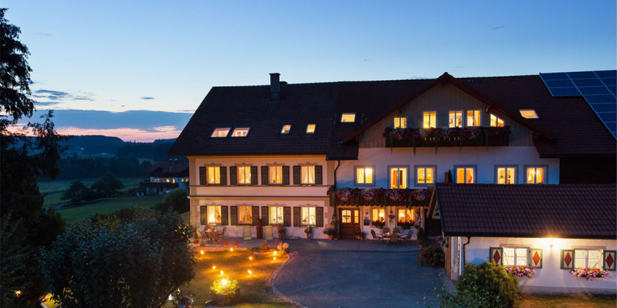 Der Schädlerhof am Abend in der Dämmerung