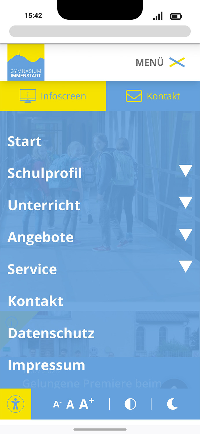 Mobile-Darstellung der Website des Gymnasiums Immenstadt auf einem Screen, zeigt wichtige Informationen und Benutzerinteraktionen hier: Aufgeklapptes Off-Canvas Menü