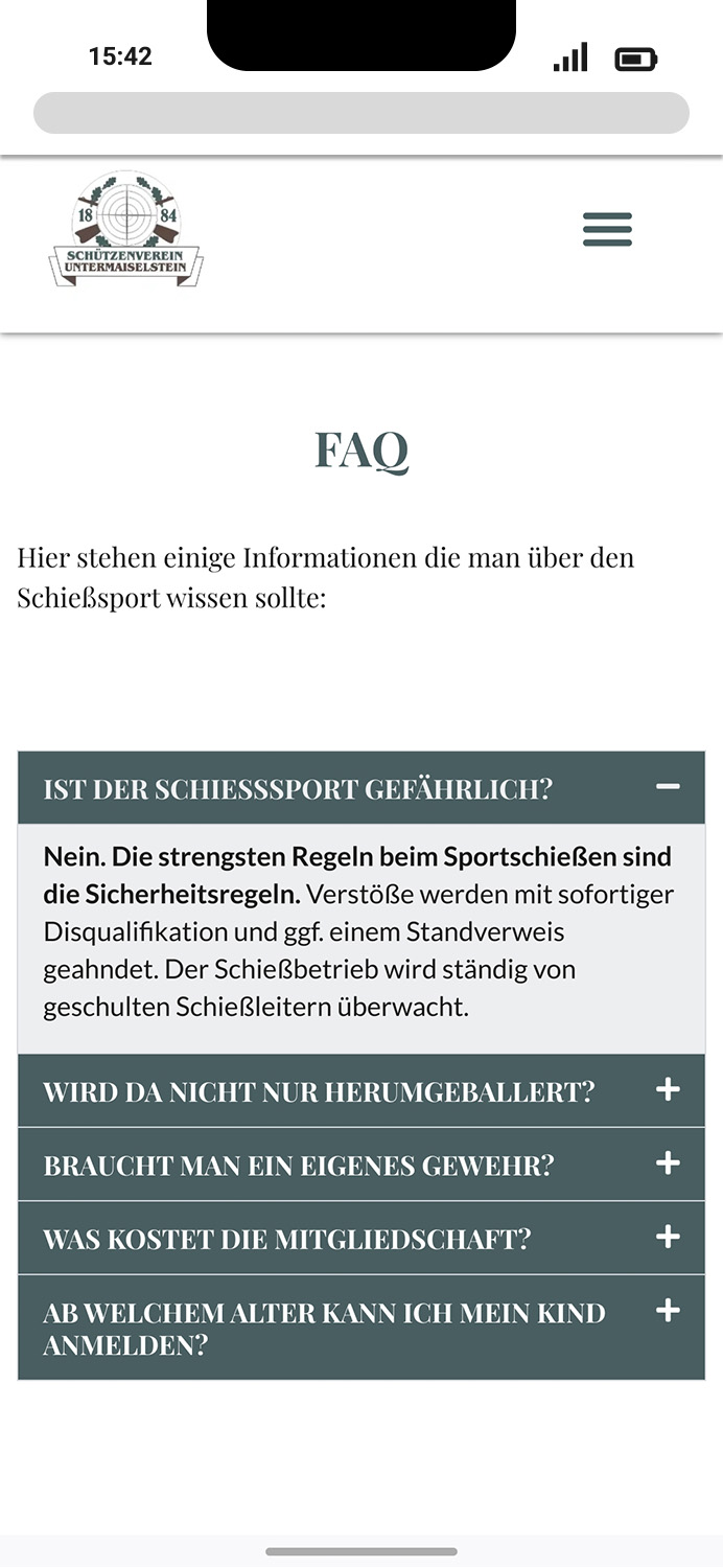 Mobile-Darstellung der Website des SV Untermaiselstein e.V. auf einem Screen, zeigt wichtige Informationen und Benutzerinteraktionen hier: FAQ als Akkordeon
