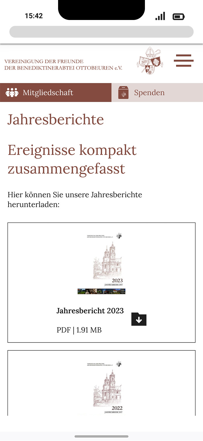 Mobile-Darstellung der Website der Vereinigung Ottobeuren auf einem Screen, zeigt wichtige Informationen und Benutzerinteraktionen hier: Jahresberichte zum Herunterladen