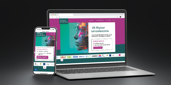Die Website der Allgäuer Lehrstellenbörse wird auf einem Laptop und einem Smartphone vor einem dunklen Hintergrund dargestellt.